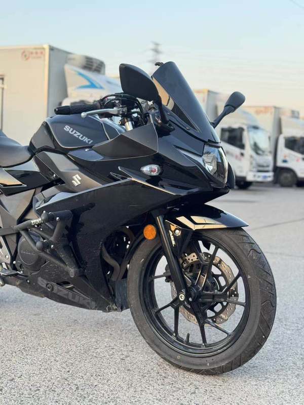 二手豪爵铃木GSX250R