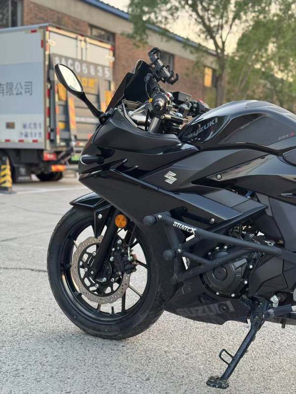 二手豪爵铃木GSX250R
