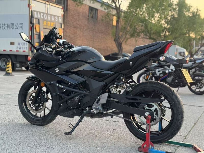 二手豪爵铃木GSX250R