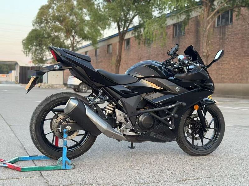 二手豪爵铃木GSX250R