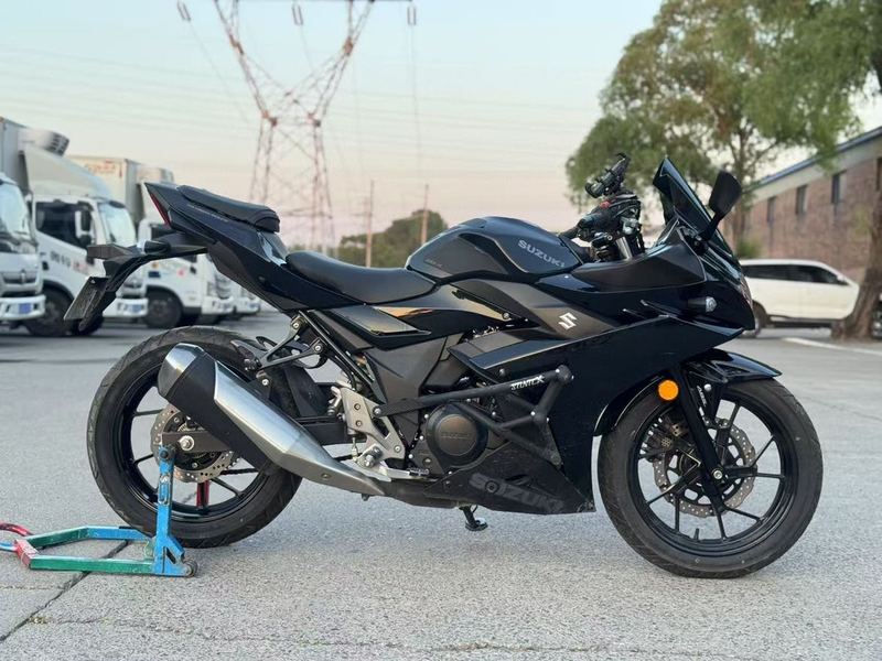 二手豪爵铃木GSX250R
