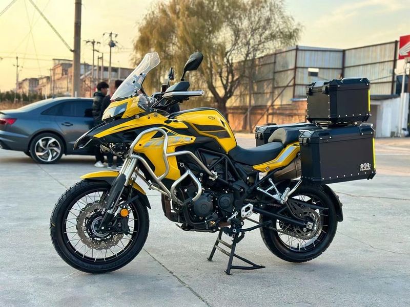 二手贝纳利金鹏 TRK502