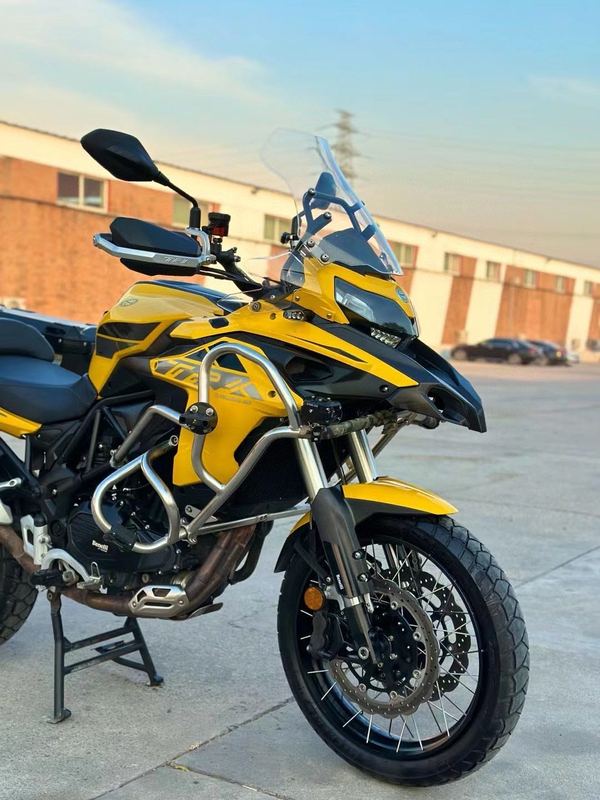 二手贝纳利金鹏 TRK502