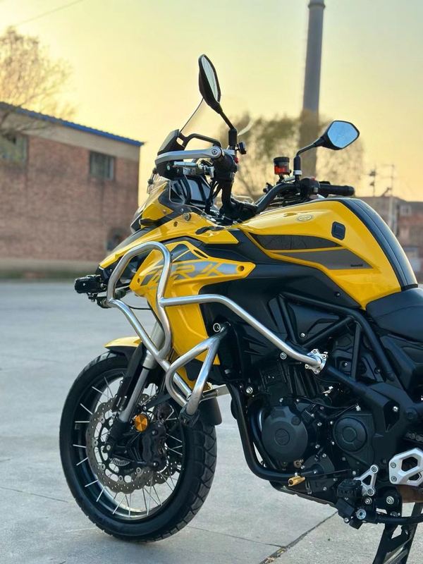 二手贝纳利金鹏 TRK502