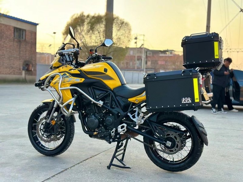 二手贝纳利金鹏 TRK502