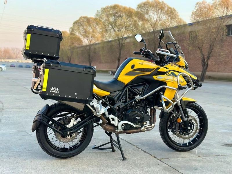 二手贝纳利金鹏 TRK502