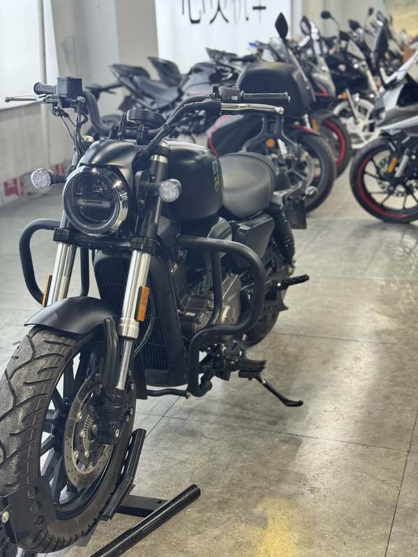二手QJMOTOR闪300