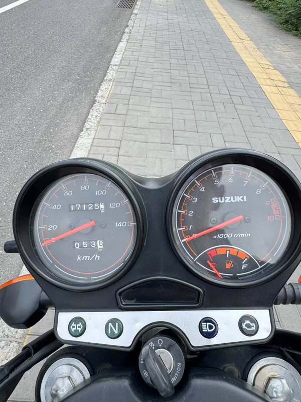 二手济南铃木酷飚150