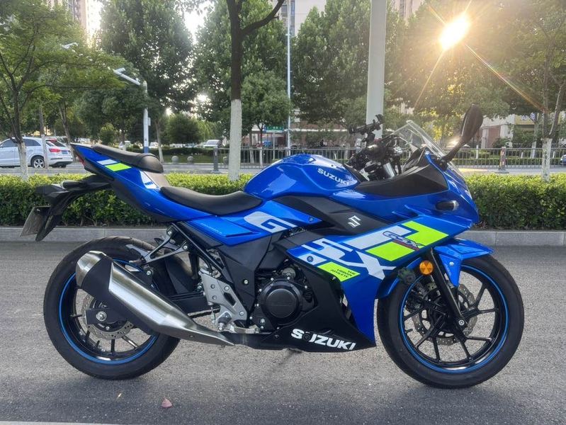 二手豪爵铃木GSX250R