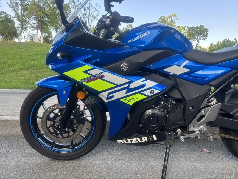 二手豪爵铃木GSX250R
