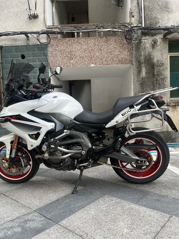二手贝纳利BN 600 GT