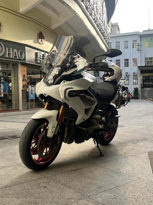 二手贝纳利BN 600 GT