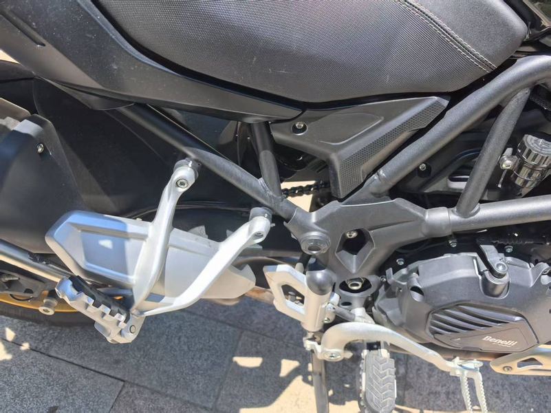 二手贝纳利金鹏 TRK502