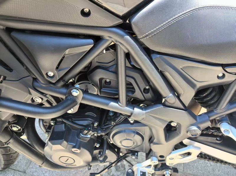 二手贝纳利金鹏 TRK502