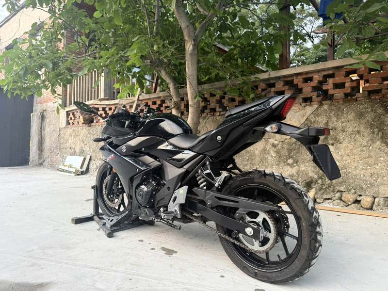 二手豪爵铃木GSX250R