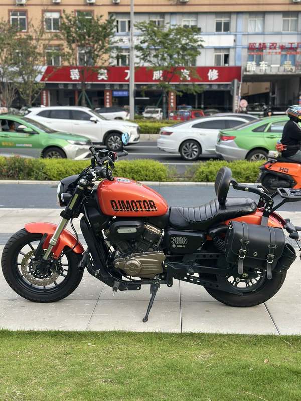 二手QJMOTOR闪300