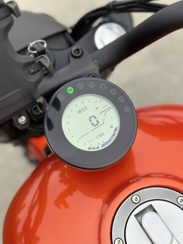 二手QJMOTOR闪300