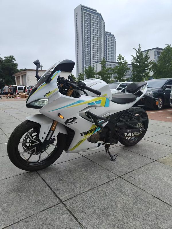 二手QJMOTOR赛250