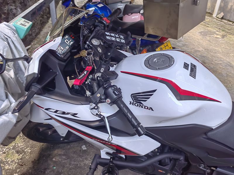 二手本田CBR400R