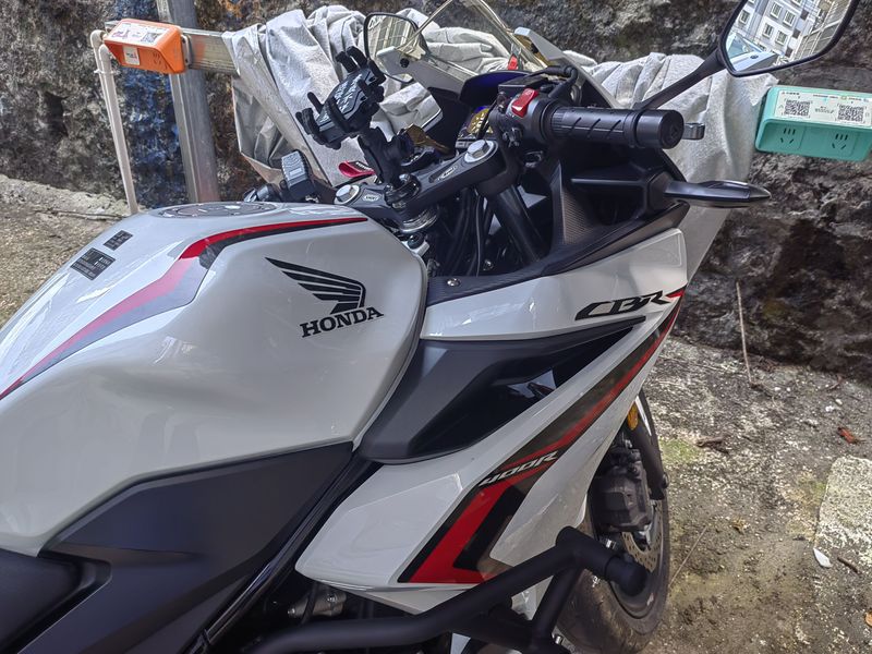 二手本田CBR400R