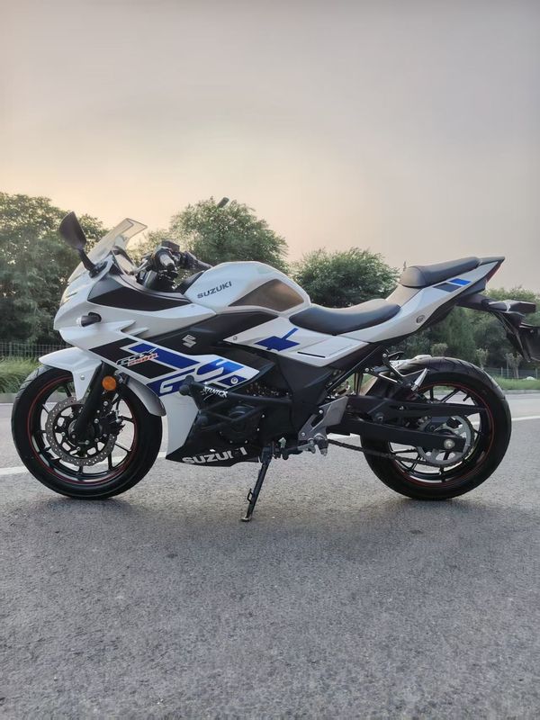 二手豪爵铃木GSX250R