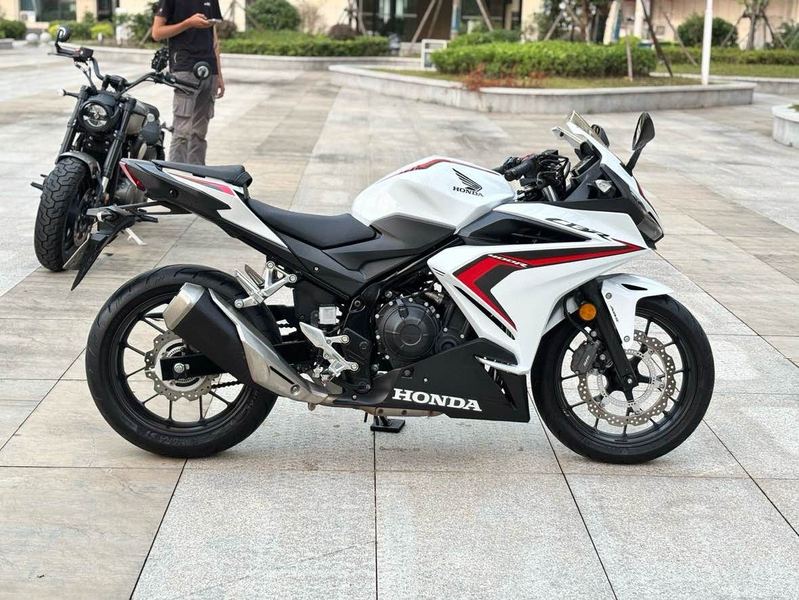 二手本田CBR400R