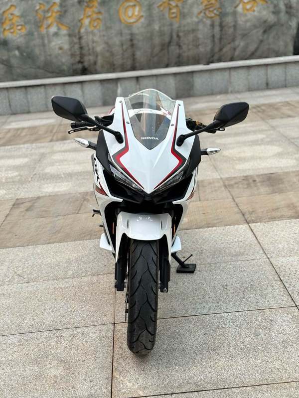 二手本田CBR400R