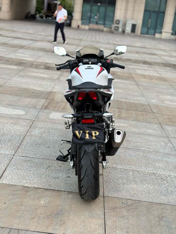 二手本田CBR400R