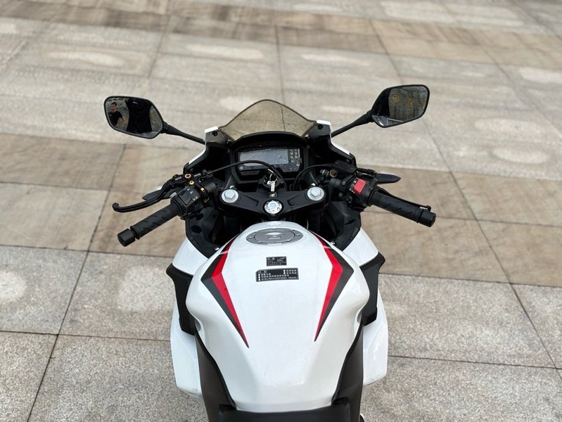 二手本田CBR400R