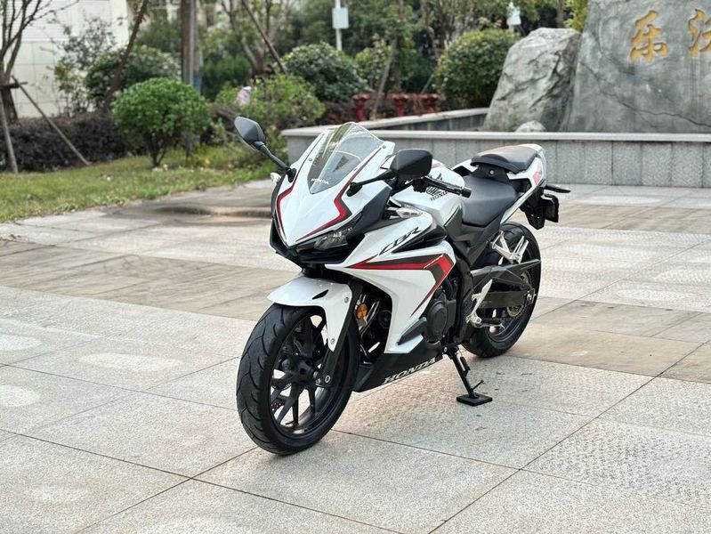 二手本田CBR400R