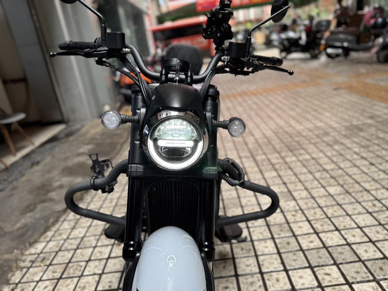 二手QJMOTOR闪300