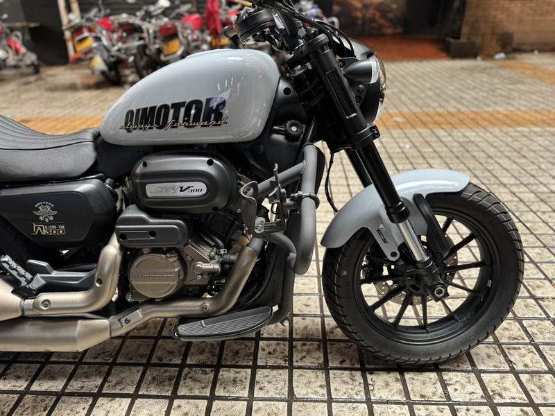 二手QJMOTOR闪300