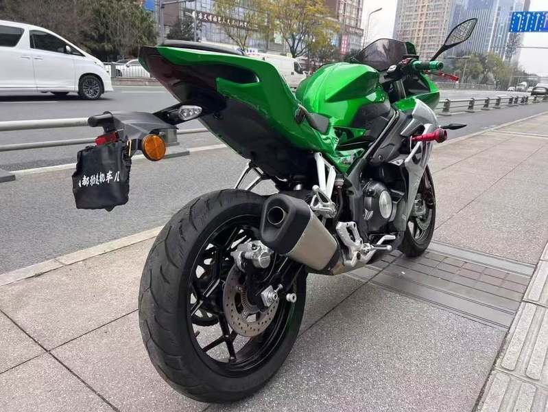 二手贝纳利龙卷风 Tornado 252R