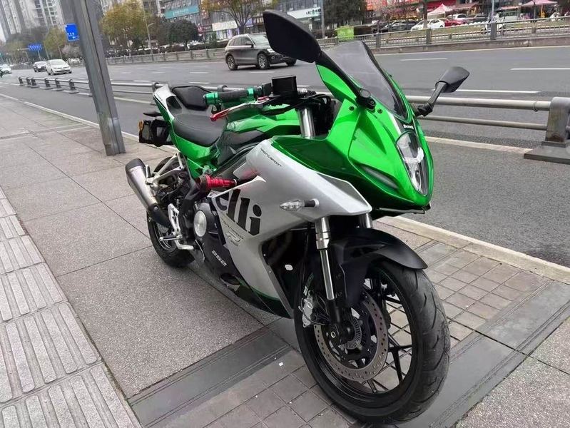 二手贝纳利龙卷风 Tornado 252R