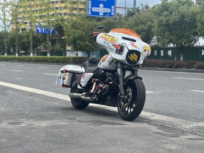 二手哈雷戴维森大道滑翔 Street Glide