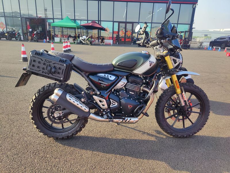二手凯旋Scrambler 400 X