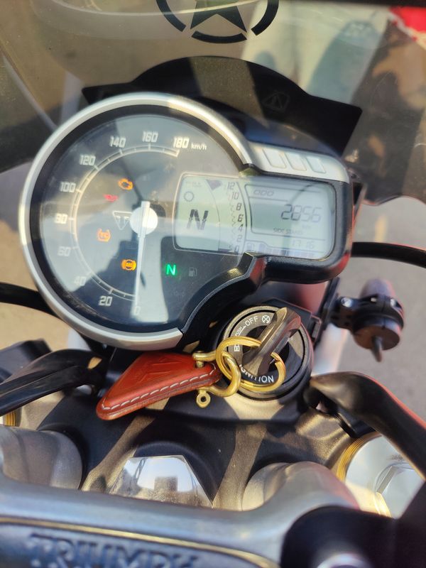 二手凯旋Scrambler 400 X