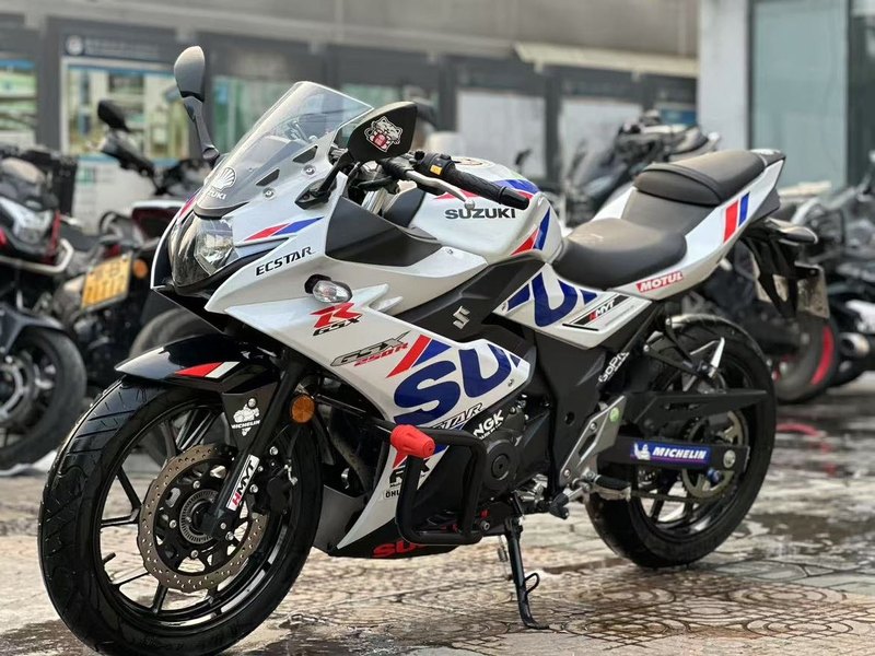 二手豪爵铃木GSX250R
