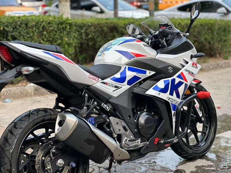 二手豪爵铃木GSX250R