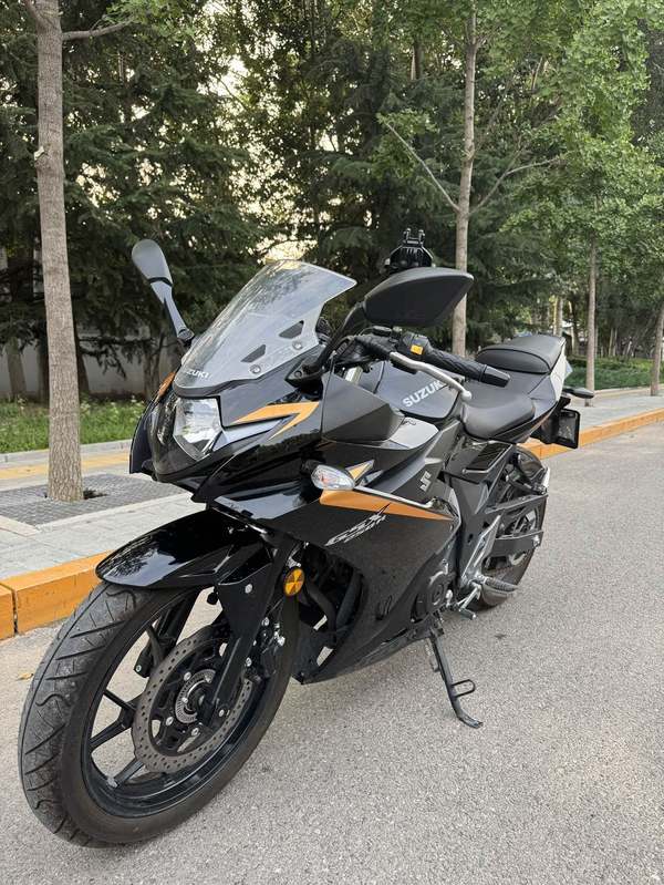 二手豪爵铃木GSX250R
