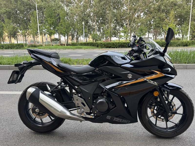 二手豪爵铃木GSX250R