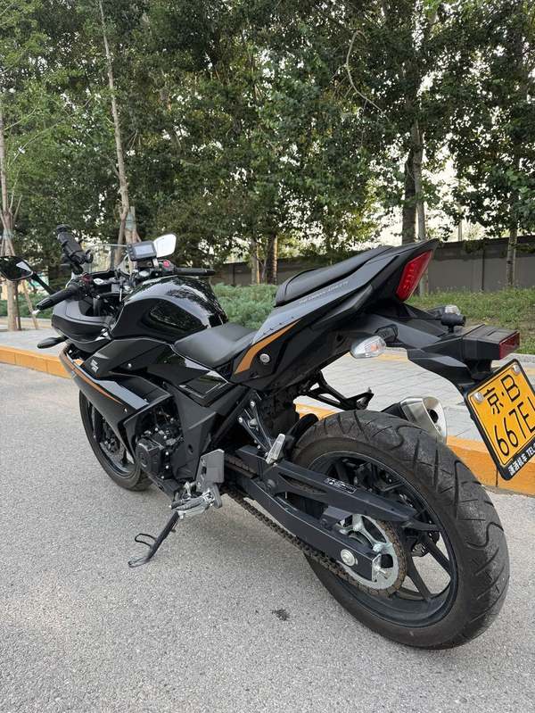 二手豪爵铃木GSX250R