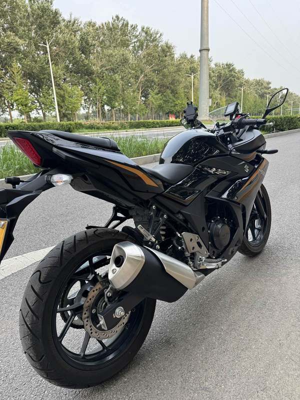 二手豪爵铃木GSX250R