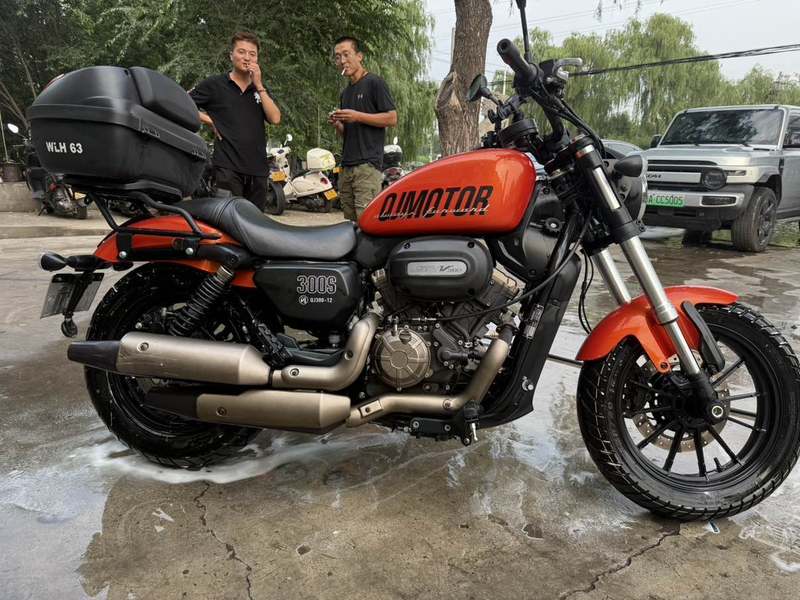 二手QJMOTOR闪300
