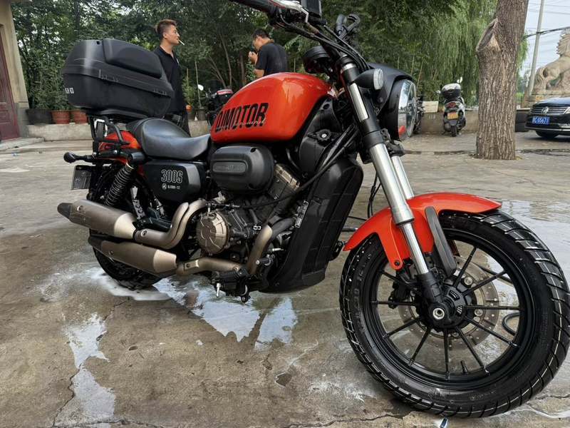 二手QJMOTOR闪300
