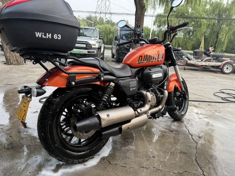 二手QJMOTOR闪300