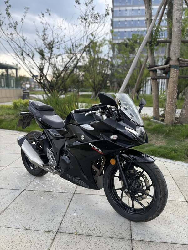 二手豪爵铃木GSX250R