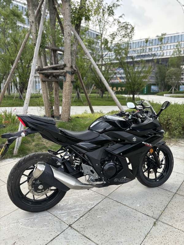 二手豪爵铃木GSX250R