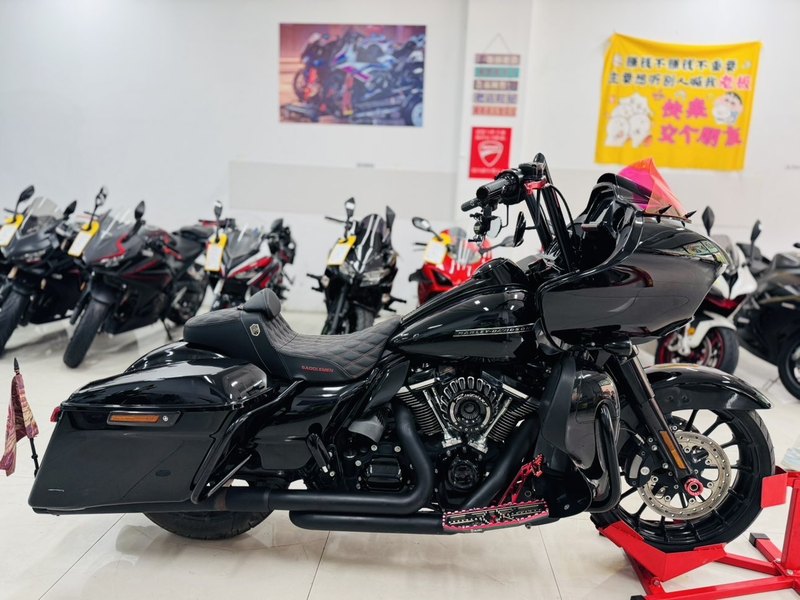 二手哈雷戴维森公路滑翔 Road Glide