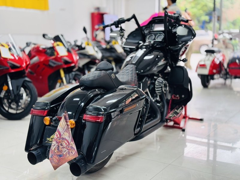 二手哈雷戴维森公路滑翔 Road Glide